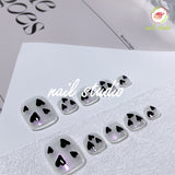 Chic Black Heart Press-On Toe Nails